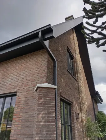 Hellend dak met inpandige dakkapel